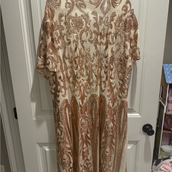 Elegant Cream and Brown Embroidered Kimono - Picture 2 of 3